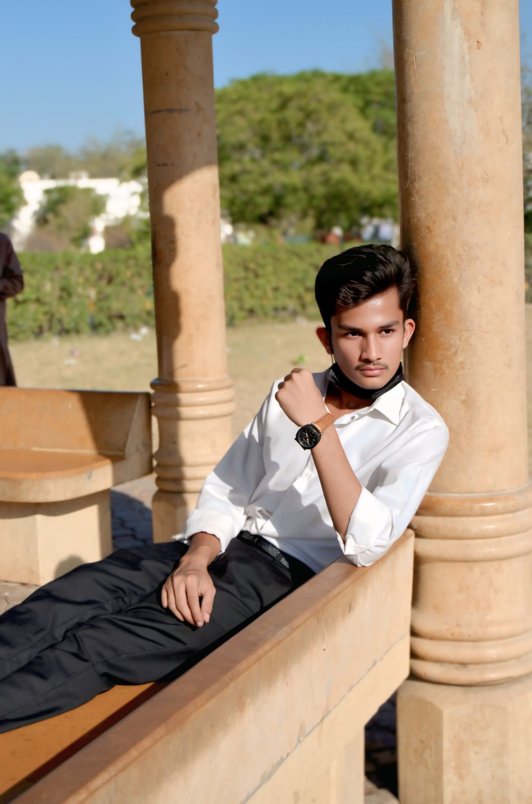 Pose 3