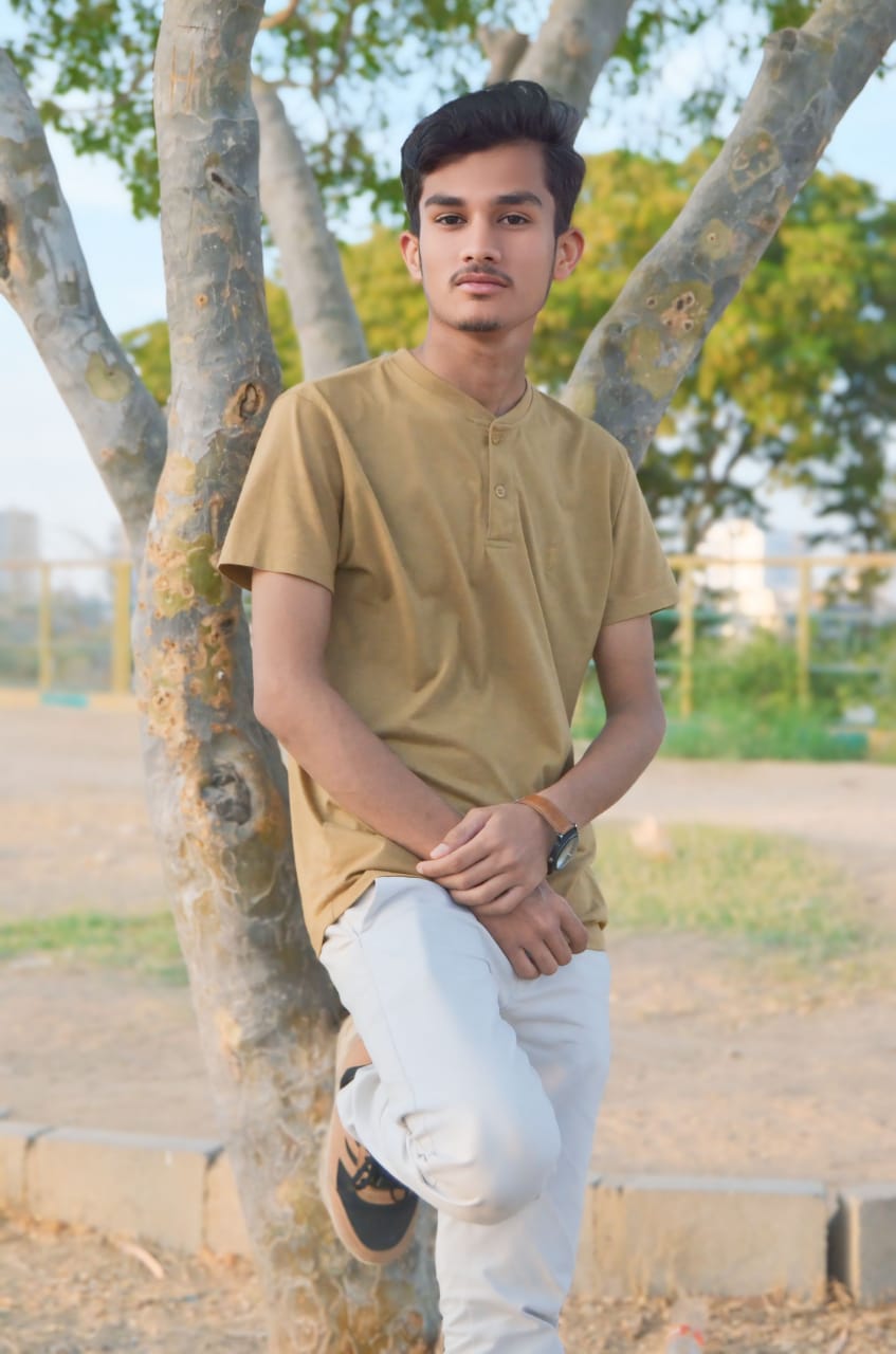 Pose 4